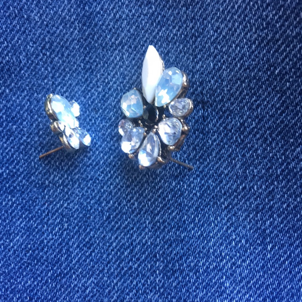 Unique earrings - Picture 2 of 3